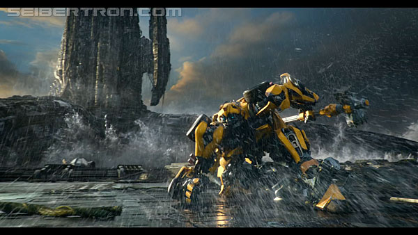 last-knight-international-trailer-170517-0659.jpg