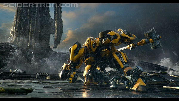 last-knight-international-trailer-170517-0662.jpg