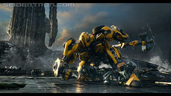 last-knight-international-trailer-170517-0663.jpg