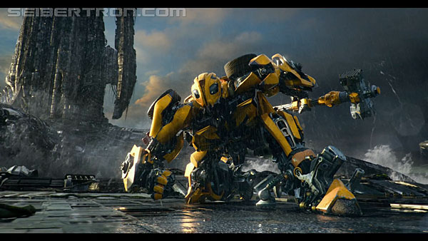 last-knight-international-trailer-170517-0665.jpg