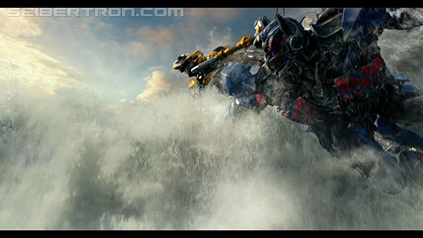 last-knight-international-trailer-170517-0666.jpg