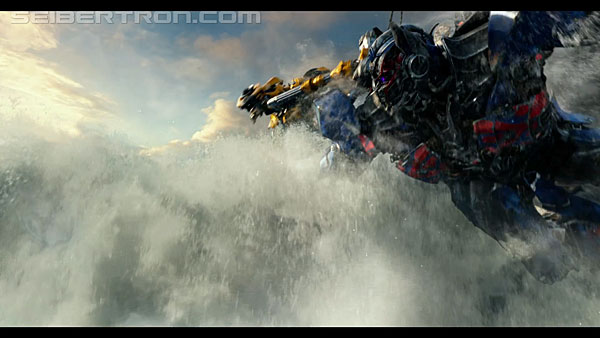 last-knight-international-trailer-170517-0667.jpg