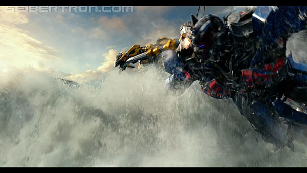 last-knight-international-trailer-170517-0668.jpg