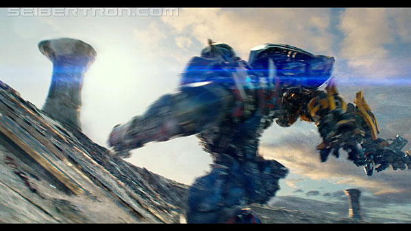 last-knight-international-trailer-170517-0674.jpg