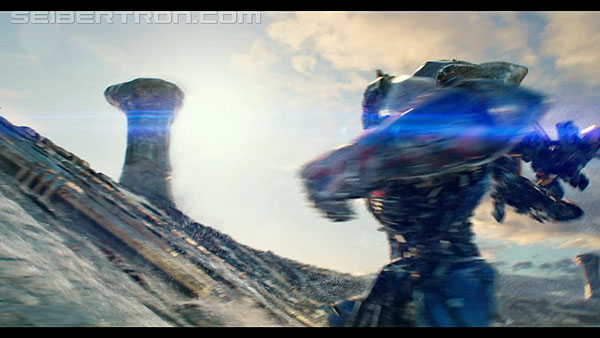 last-knight-international-trailer-170517-0675.jpg
