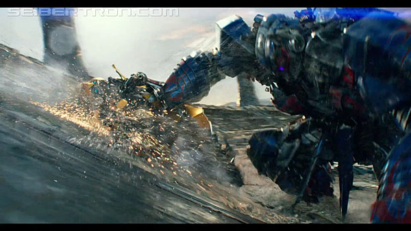 last-knight-international-trailer-170517-0679.jpg