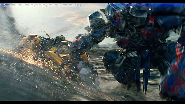 last-knight-international-trailer-170517-0680.jpg