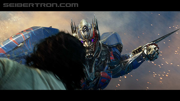 last-knight-international-trailer-170517-0687.jpg