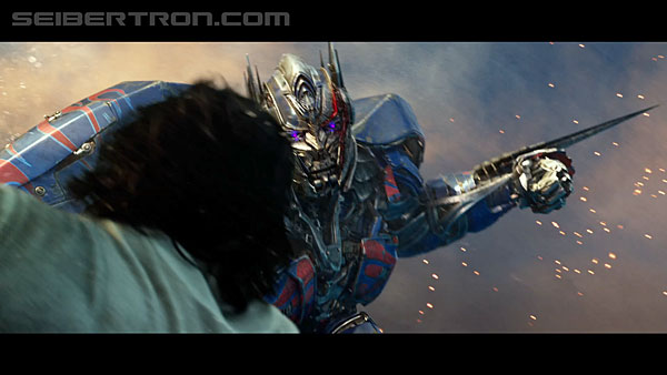 last-knight-international-trailer-170517-0688.jpg