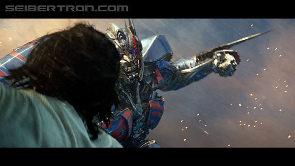 last-knight-international-trailer-170517-0689.jpg