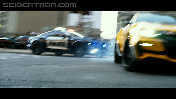last-knight-international-trailer-170517-0702.jpg