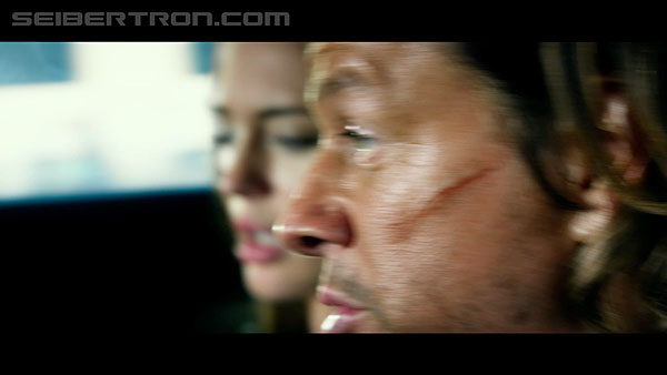 last-knight-international-trailer-170517-0704.jpg
