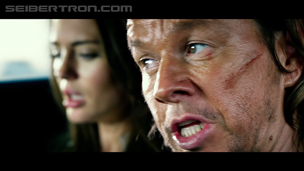 last-knight-international-trailer-170517-0707.jpg