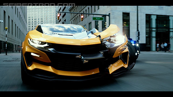 last-knight-international-trailer-170517-0713.jpg