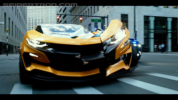 last-knight-international-trailer-170517-0714.jpg