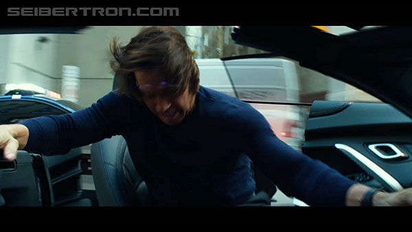 last-knight-international-trailer-170517-0716.jpg