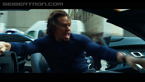 last-knight-international-trailer-170517-0717.jpg