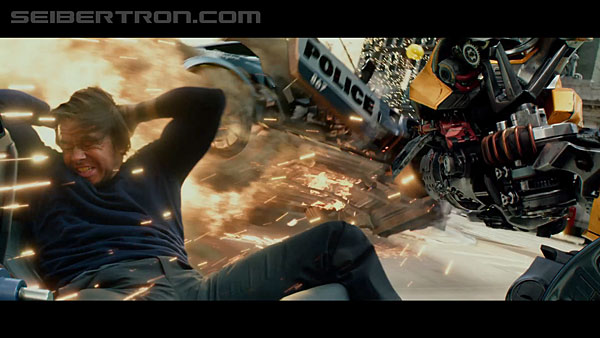 last-knight-international-trailer-170517-0733.jpg