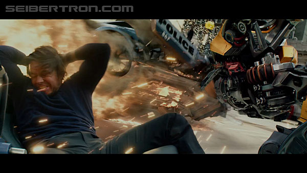 last-knight-international-trailer-170517-0734.jpg