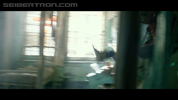 last-knight-international-trailer-170517-0750.jpg