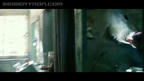 last-knight-international-trailer-170517-0753.jpg
