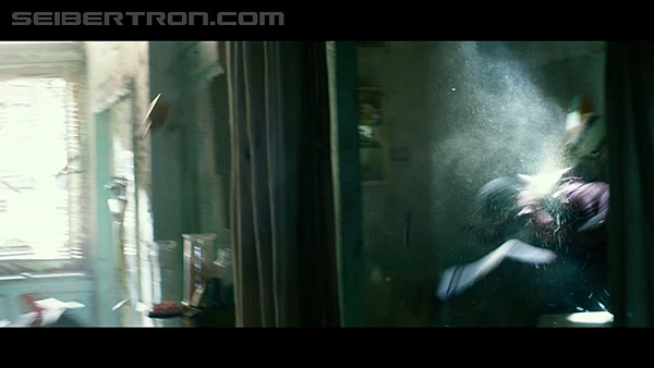 last-knight-international-trailer-170517-0754.jpg