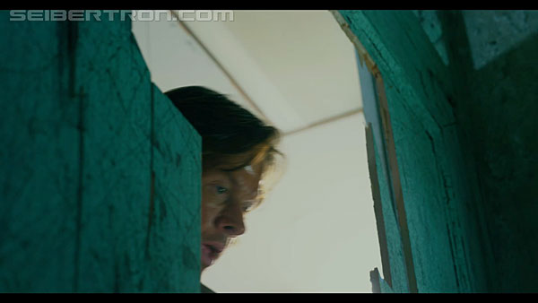 last-knight-international-trailer-170517-0758.jpg