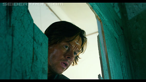 last-knight-international-trailer-170517-0760.jpg