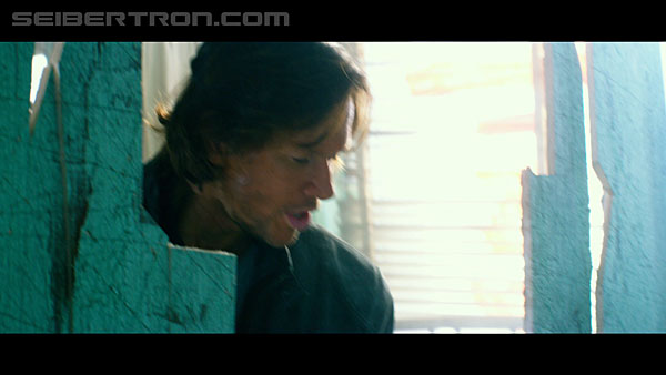last-knight-international-trailer-170517-0767.jpg