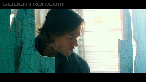 last-knight-international-trailer-170517-0768.jpg