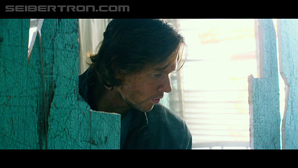 last-knight-international-trailer-170517-0769.jpg