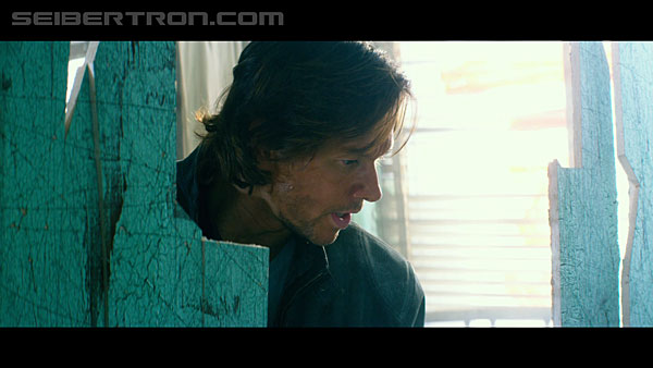 last-knight-international-trailer-170517-0770.jpg