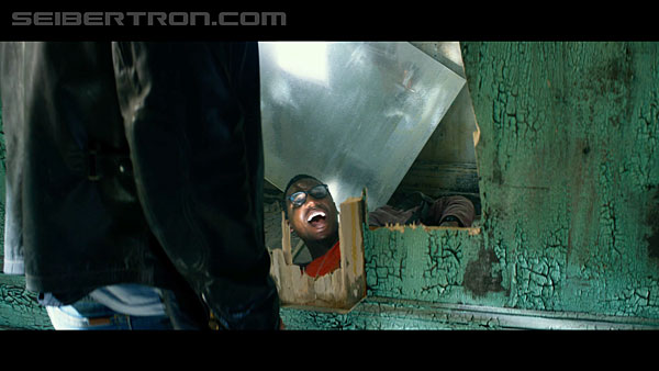 last-knight-international-trailer-170517-0772.jpg