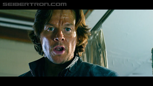 last-knight-international-trailer-170517-0776.jpg