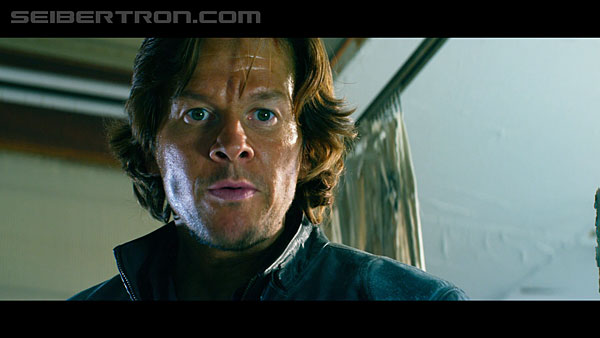 last-knight-international-trailer-170517-0777.jpg