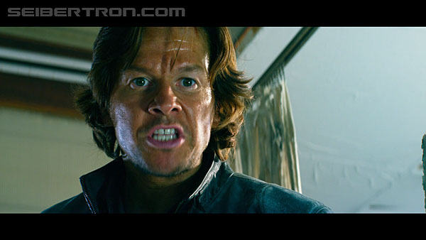 last-knight-international-trailer-170517-0778.jpg