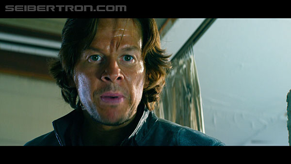 last-knight-international-trailer-170517-0779.jpg