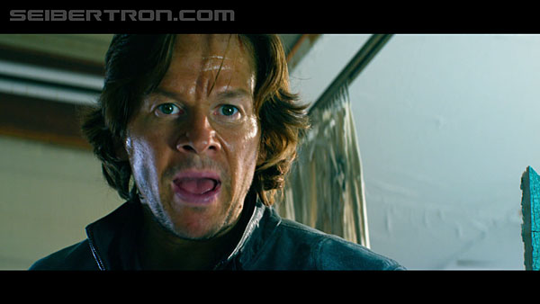 last-knight-international-trailer-170517-0781.jpg
