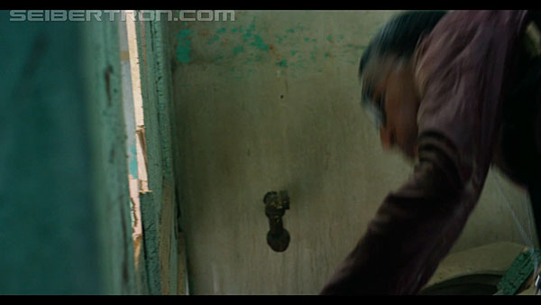 last-knight-international-trailer-170517-0785.jpg