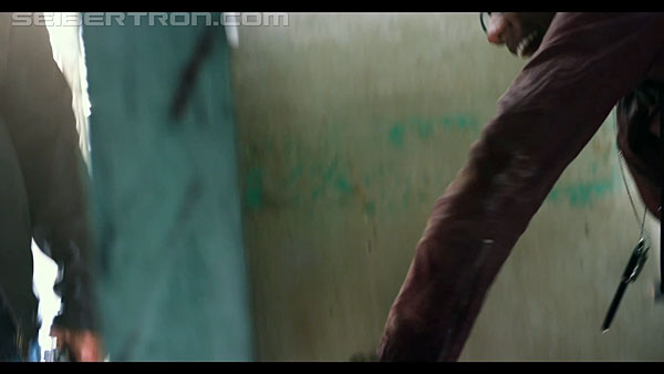 last-knight-international-trailer-170517-0788.jpg