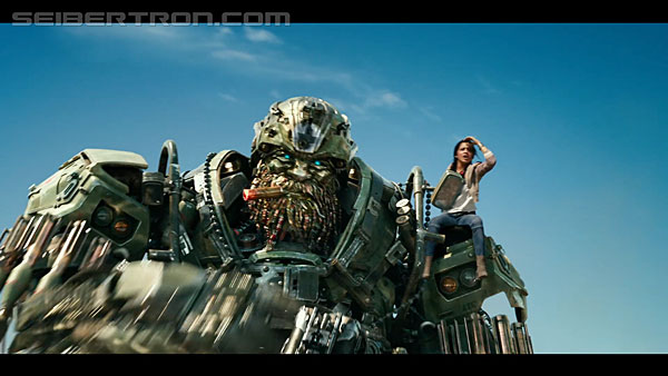 last-knight-international-trailer-170517-0797.jpg