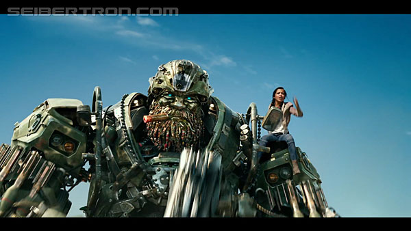 last-knight-international-trailer-170517-0798.jpg