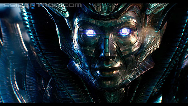 last-knight-international-trailer-170517-0828.jpg