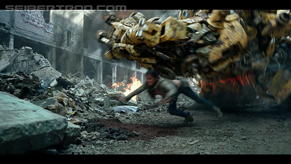 last-knight-international-trailer-170517-0829.jpg