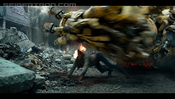 last-knight-international-trailer-170517-0830.jpg