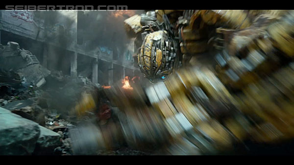 last-knight-international-trailer-170517-0832.jpg