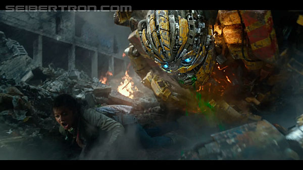 last-knight-international-trailer-170517-0838.jpg