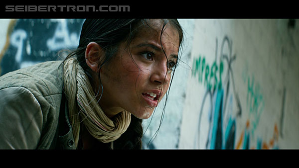 last-knight-international-trailer-170517-0839.jpg