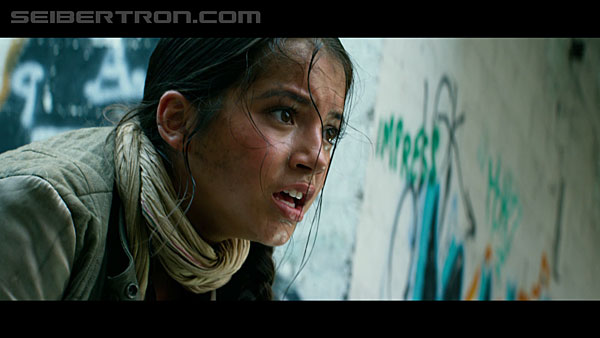last-knight-international-trailer-170517-0842.jpg