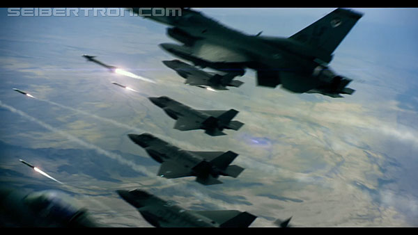 last-knight-international-trailer-170517-0846.jpg